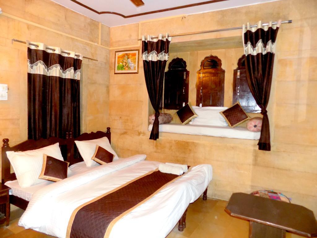 Hotel Fotiya Jaisalmer Esterno foto