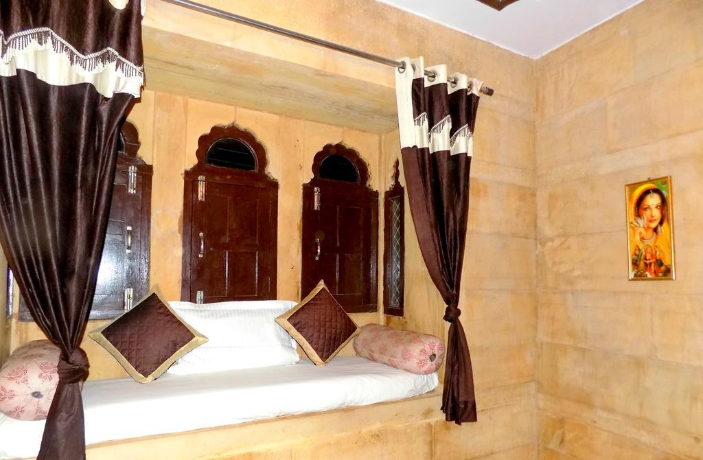 Hotel Fotiya Jaisalmer Esterno foto