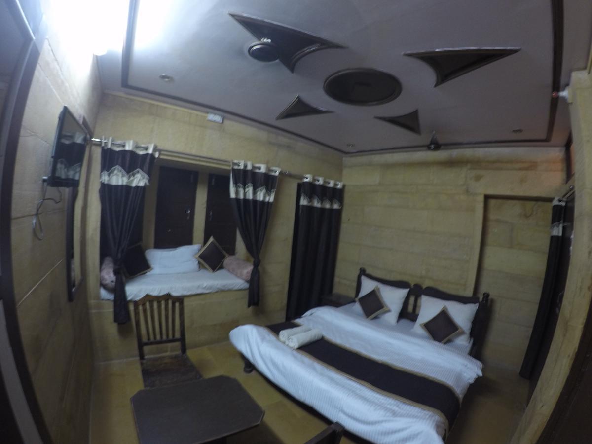 Hotel Fotiya Jaisalmer Esterno foto